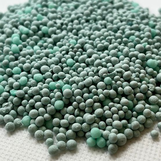 colour and condition boost 18-8-18+1.6%MgO 24% V90 Nutrilong V90 Granular Fertilise